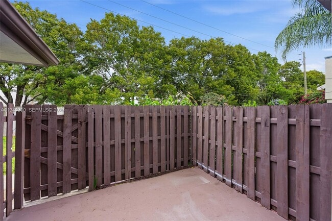 Building Photo - 3003 NW 5th Terrace