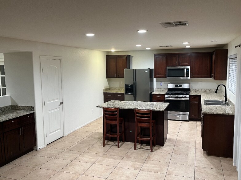 Building Photo - 7342 Caballo Range Ave