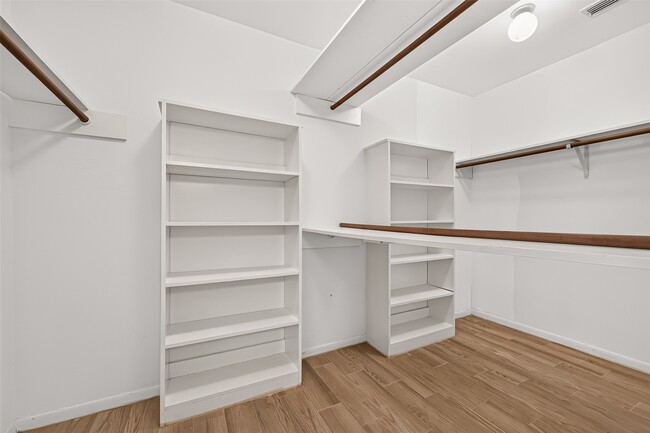 Building Photo - 2103 Winged Foot Dr