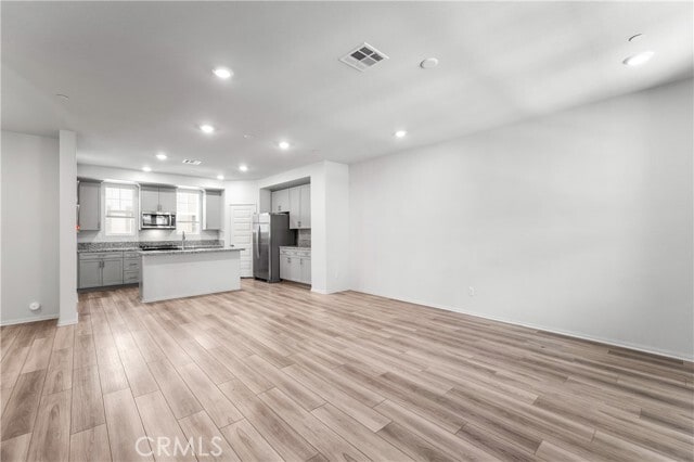 Building Photo - 40727 Melrose Dr