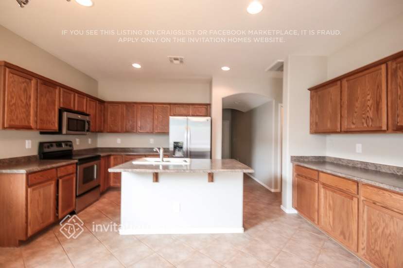 Building Photo - 17523 N 169th Dr