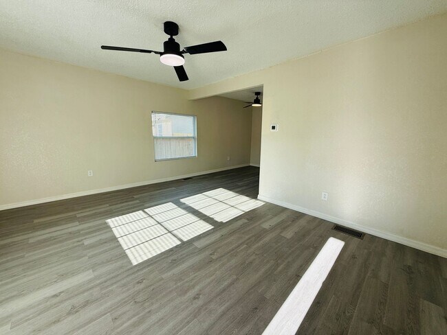 Building Photo - remodeled home in St. Pete