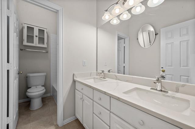 Building Photo - 3205 Hamlett Ln