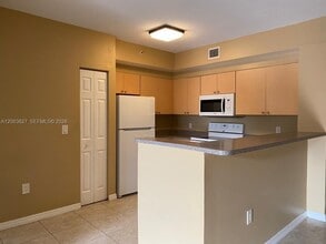 Building Photo - 8060 N Nob Hill Rd