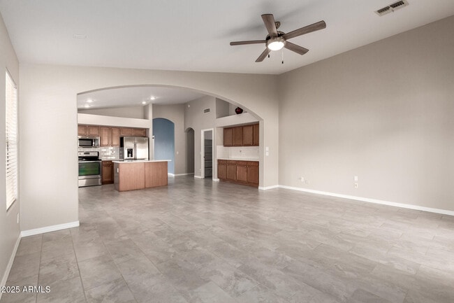 Building Photo - 3888 E Bancroft Ct