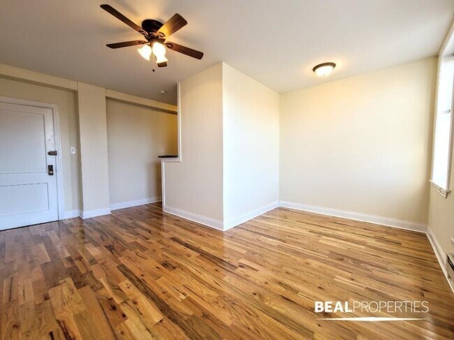 Building Photo - 0 bedroom in CHICAGO IL 60614