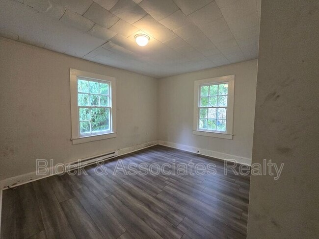 Building Photo - 117 Plummer Dr