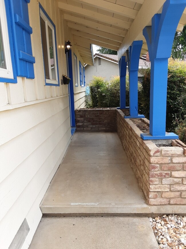 Building Photo - 1630 El Cerrito Dr