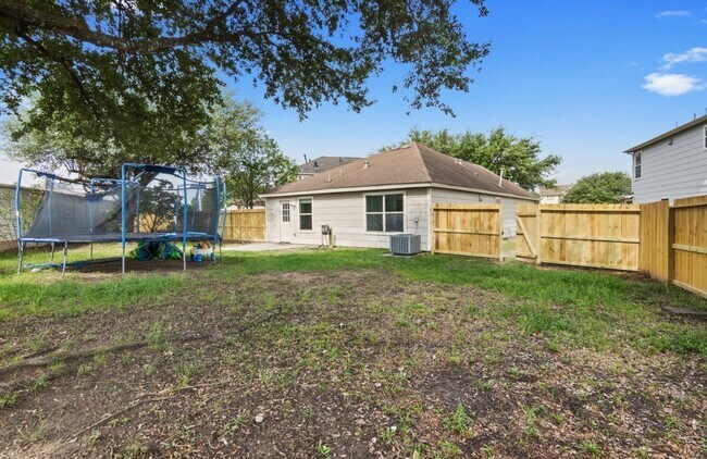 Building Photo - 3638 Fuller Bluff Dr