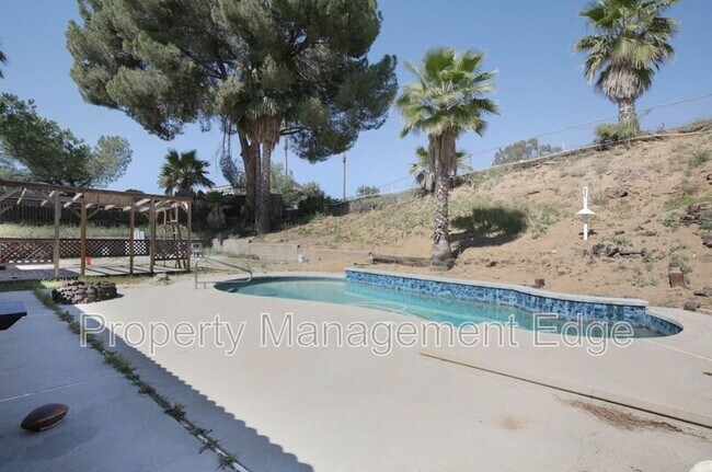 Building Photo - 25502 Jaclyn Ave