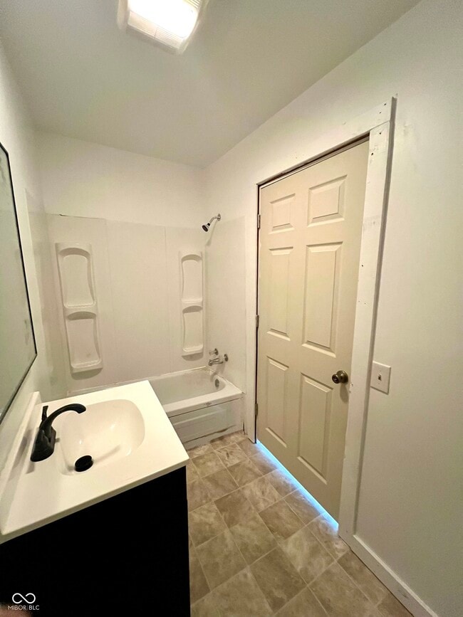 Building Photo - 231 E South C St