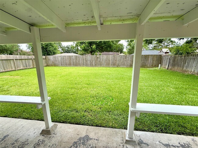 Building Photo - 16814 David Glen Dr