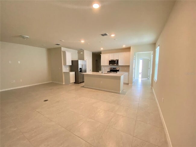 Building Photo - 2110 Charming Ave