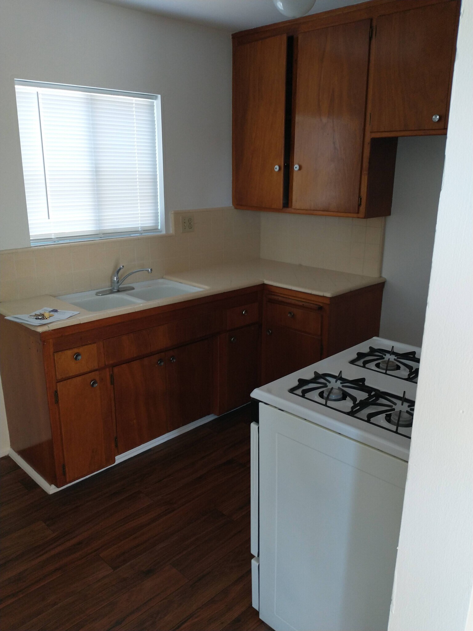 Building Photo - 130 N Ivy Ave