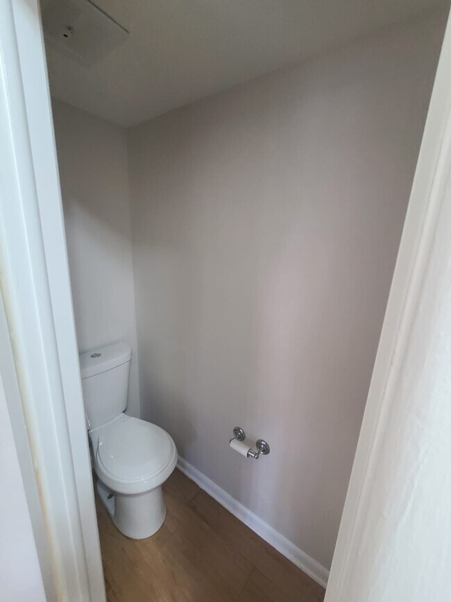 Building Photo - 534 Church Rd