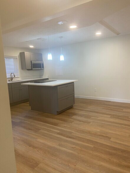 Building Photo - 8746 S 1440 W
