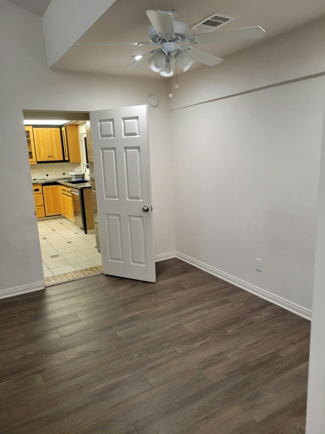 Building Photo - 5666 Dorothy Way