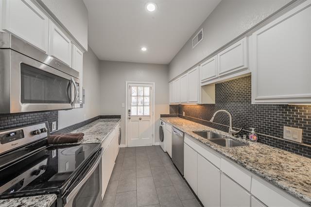 Building Photo - 4343 Bellaire Dr S