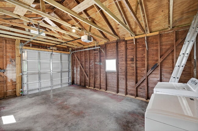 Building Photo - Fully Renovated 3 bedroom St. Pete Home | ...