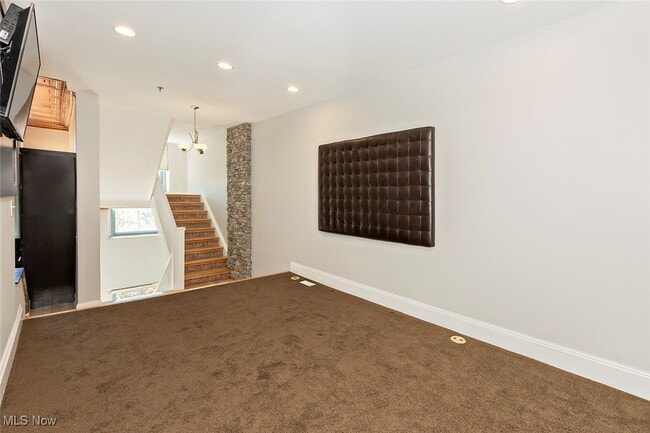 Building Photo - 408 W St Clair Ave