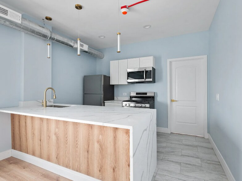 Primary Photo - 9919 W Roosevelt Rd