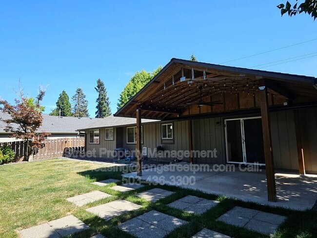Building Photo - 8645 SW Avery St