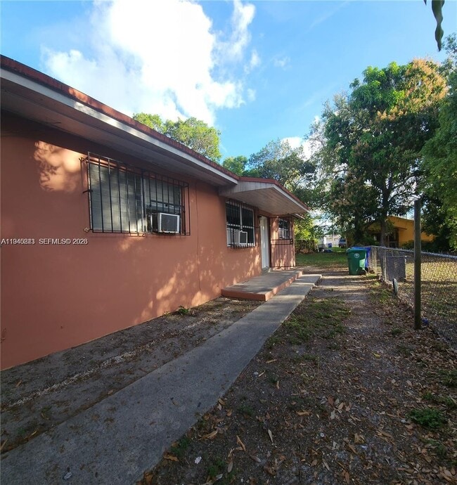 Building Photo - 920 NW 55th Terrace