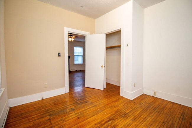 Building Photo - 4bed/2bath House right Downtown!!