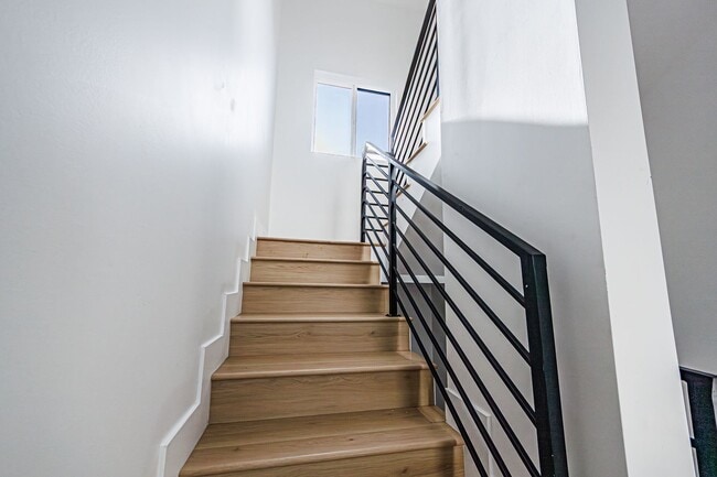 Building Photo - 13463 Beach Ave