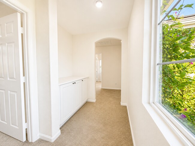 Building Photo - Spacious 5 (or 6) Bedroom House with attached ADU in Winchester for Rent