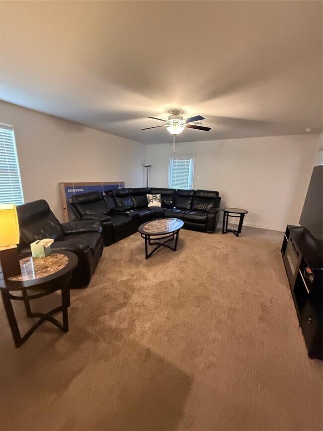 Building Photo - 18912 Quiet Range Dr