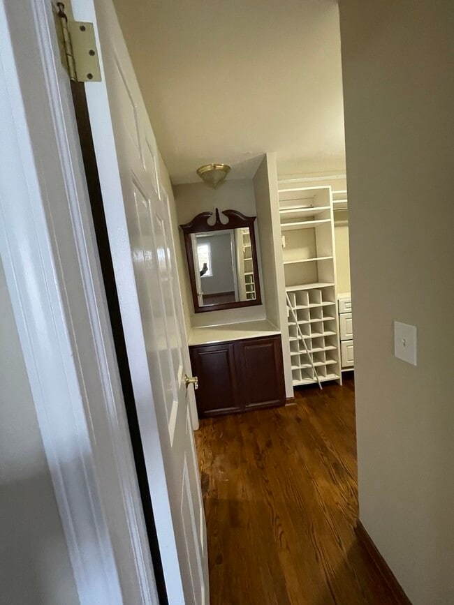 Building Photo - 4 N Tower Rd