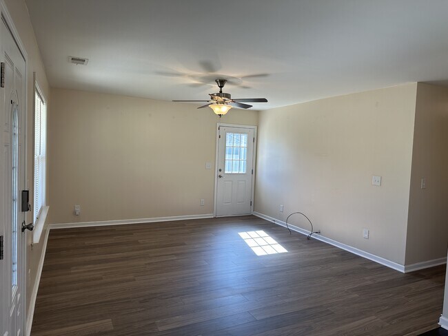 Building Photo - 688 Ruddy Creek Cir