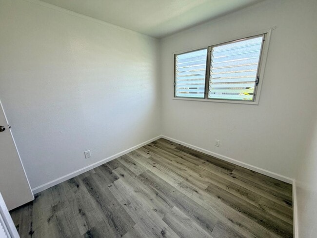 Building Photo - Newly Renovated 5BR/2BA Home – Move-In Ready in Pearl City