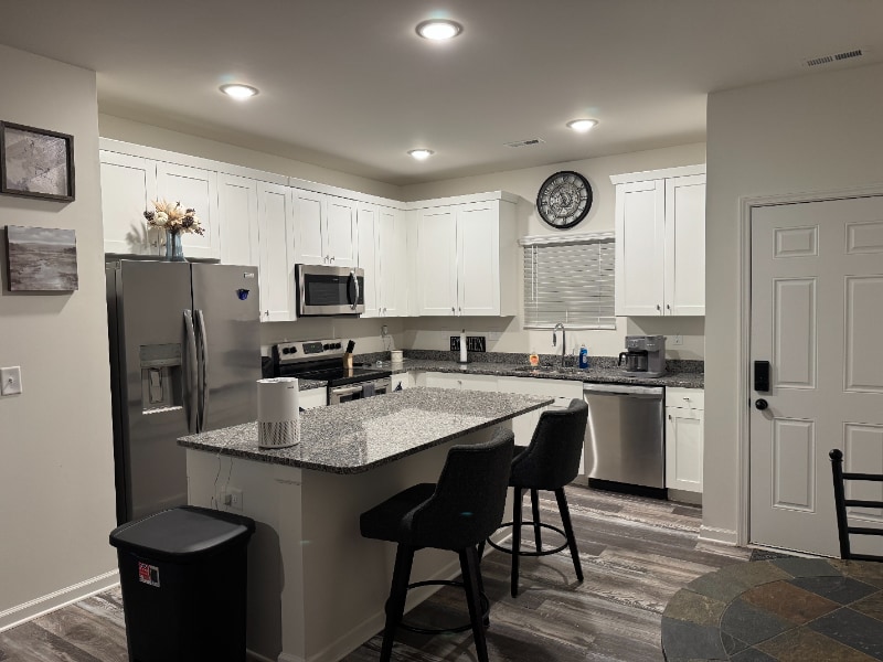 Building Photo - 533 Gantt St