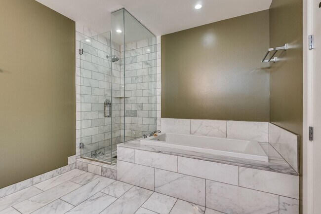 Building Photo - The Martin 1607-City/Strip Views from this Stunning 2Bd/2Ba Residence