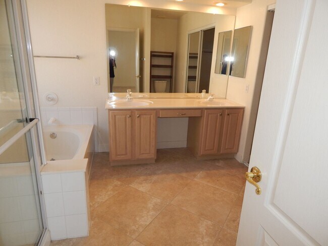 Building Photo - 7750 E Castle Valley Way
