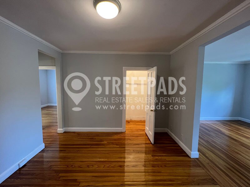 Building Photo - 1151 Beacon St