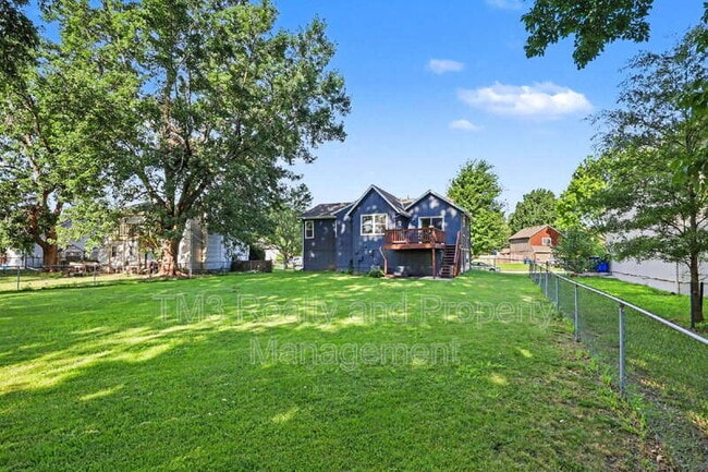 Building Photo - 15213 S Seminole Dr