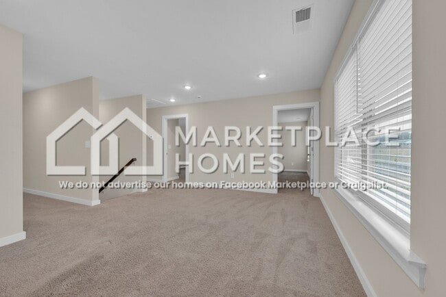 Building Photo - 170 Kings Wy