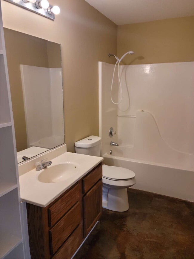 Building Photo - Cozy 2-Bedroom Gem in Bono, AR - Perfect Space with 1 Bath!