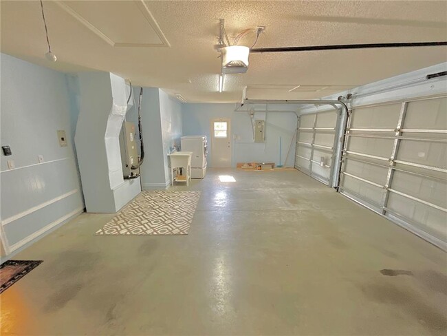 Building Photo - 6930 Bandura Ave