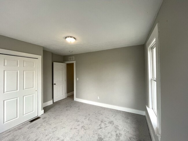 Building Photo - 85 Reeb Ave