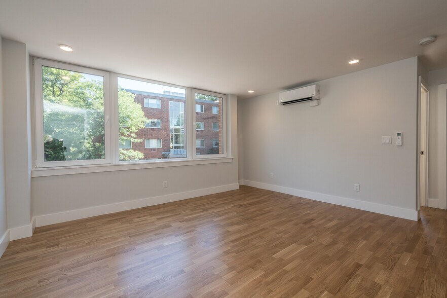 Building Photo - 335 Harvard St