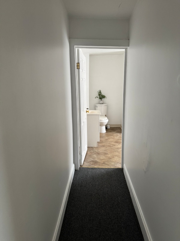 Building Photo - 106 E Pine St