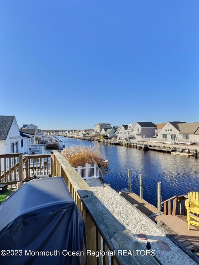 Building Photo - 179 Bernard Dr