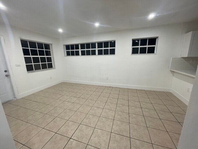 Building Photo - 20500 SW 92nd Pl