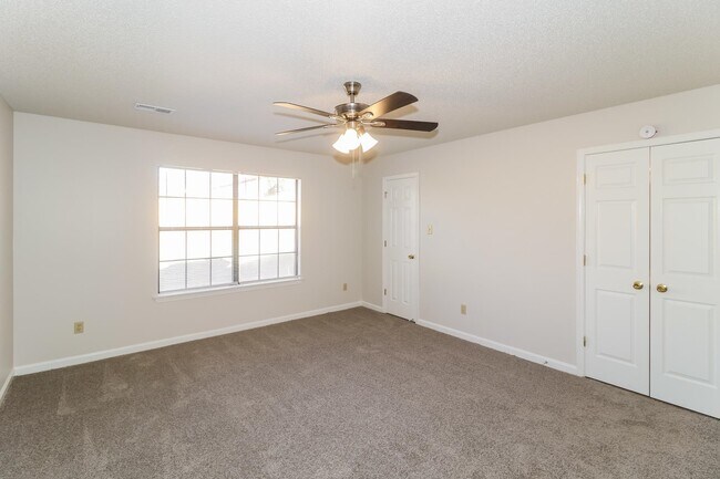 Building Photo - 7308 Stonington Dr