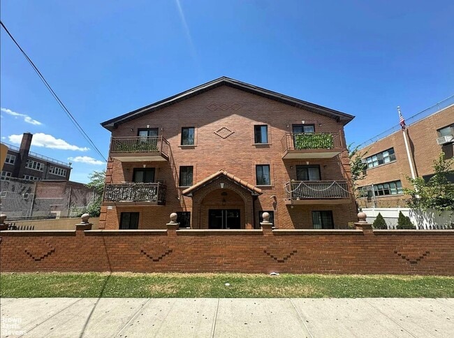Building Photo - 75-48 Parsons Blvd