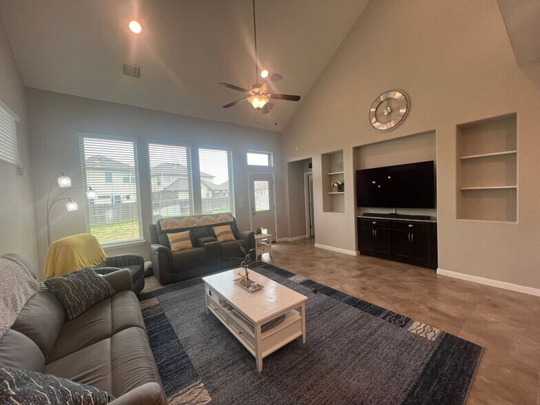 Building Photo - 8224 Limerick Falls